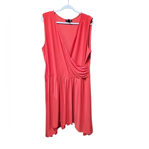 Ralph Lauren Dresses & Skirts - NWT Lauren Ralph Lauren Asymmetrical Pink/Coral Dress Size 3X